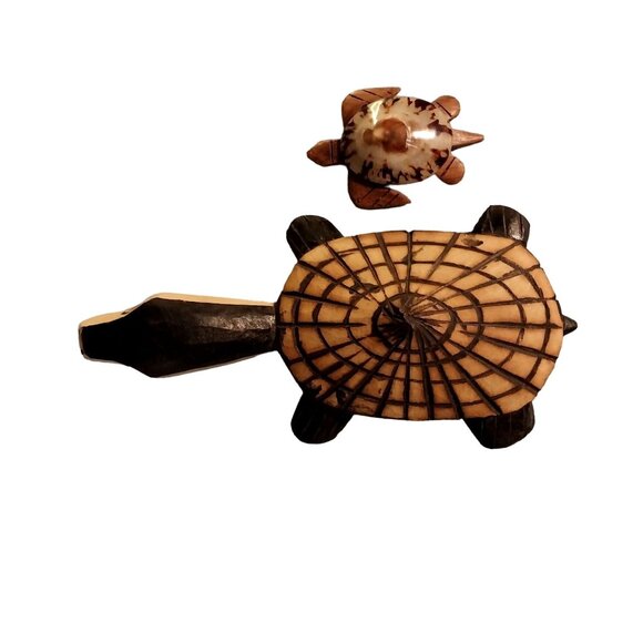 Lot of 2 Wood Turtles Hand Carved Shell - Picture 2 of 6
